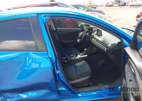 2018 Toyota Yaris Ia z USA, uszkodzony, nr VIN 3MYDLBYV5JY313817